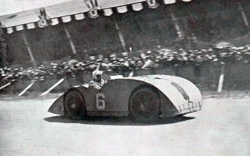 Illustration for article titled The Short-Lived 1923 Bugatti Type 32 is the Fastest Baby Shoe You'll Ever See